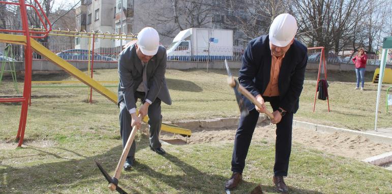 Ремонтират детска градина в Разград